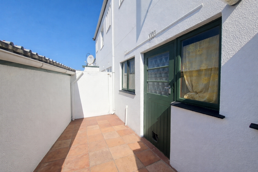 To Let 3 Bedroom Property for Rent in Sunridge Western Cape
